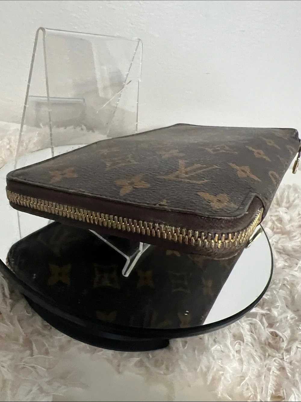 Louis Vuitton classic louis