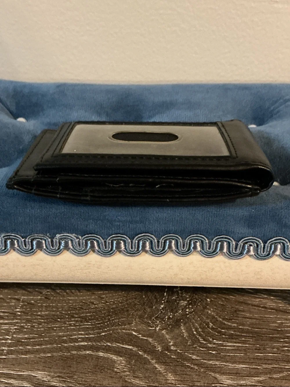 Goodfellow & Co compact smooth