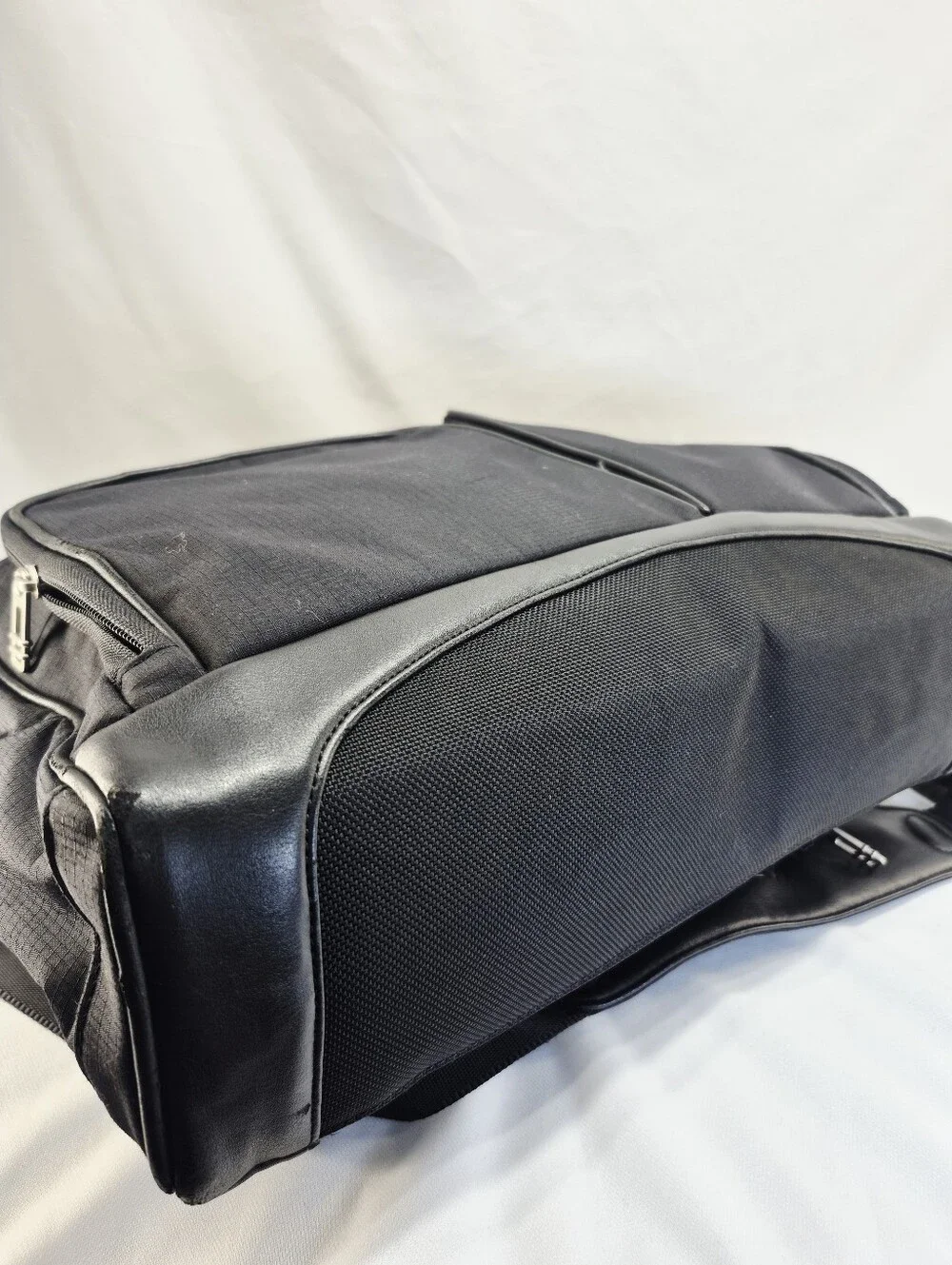 Tumi very good wear