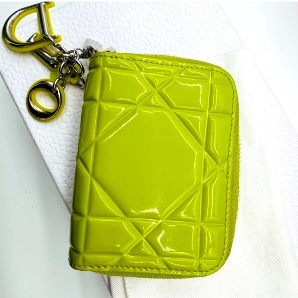 Dior neon 💚