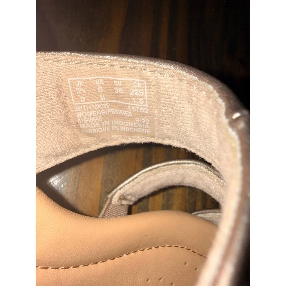 Clarks collection metallic