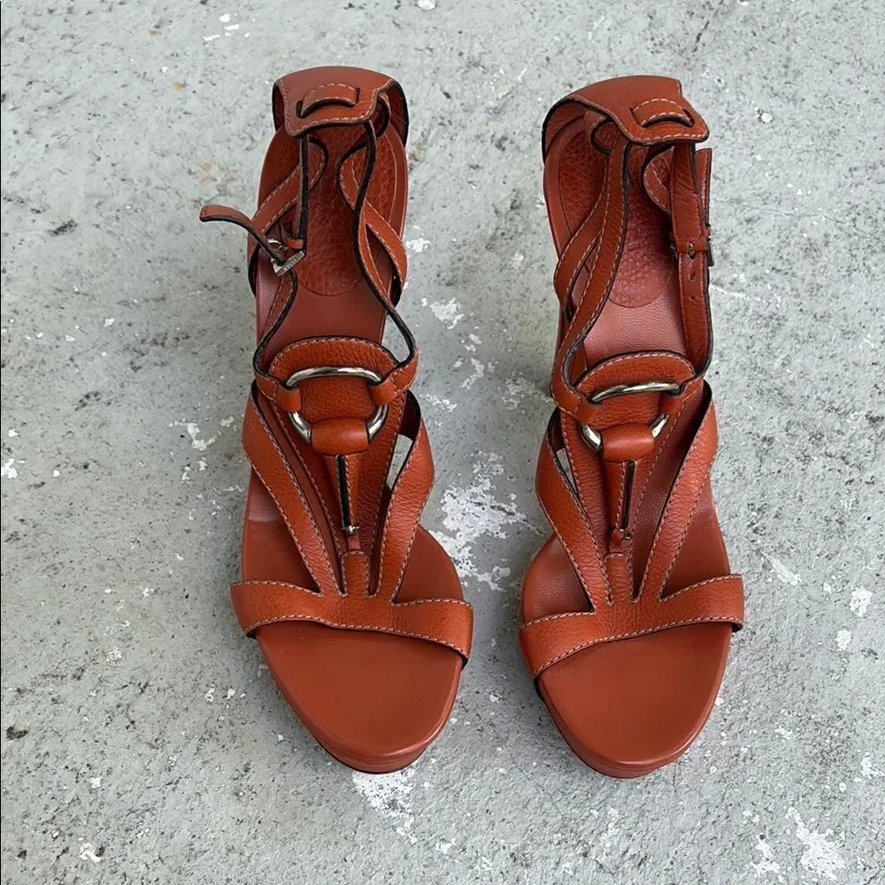 Gucci horse fit platform sandals
