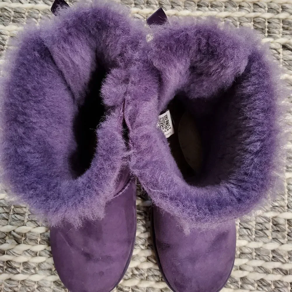 UGG violet bloom