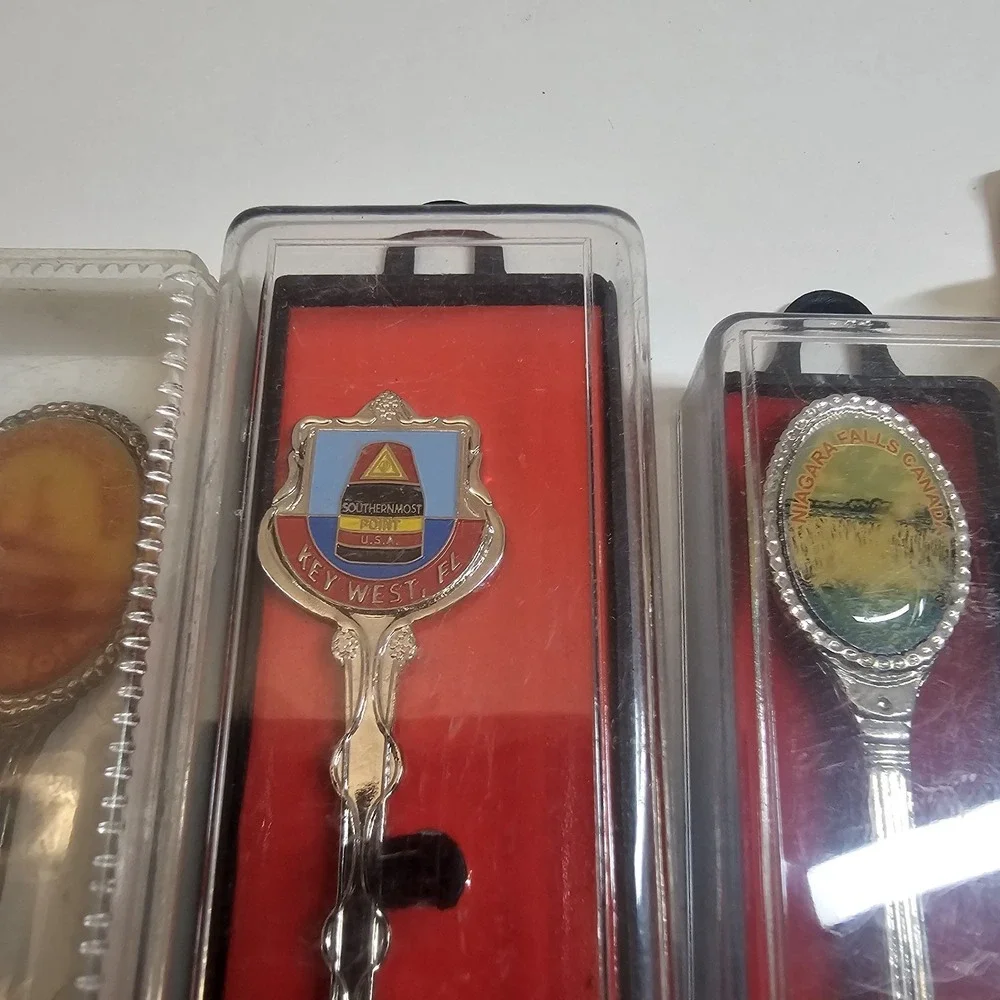 Souvenir Spoon Lot Vintage‎ Florida Canada Key West New York Enamel Collectible