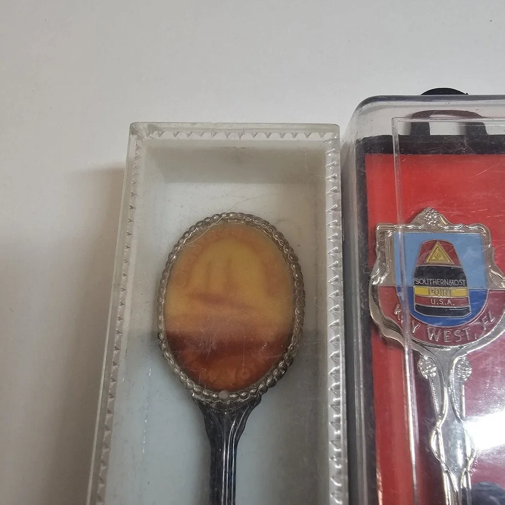 Souvenir Spoon Lot Vintage‎ Florida Canada Key West New York Enamel Collectible