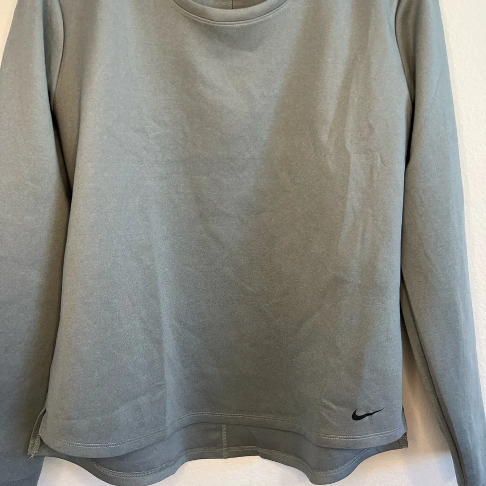 Nike women’s gray