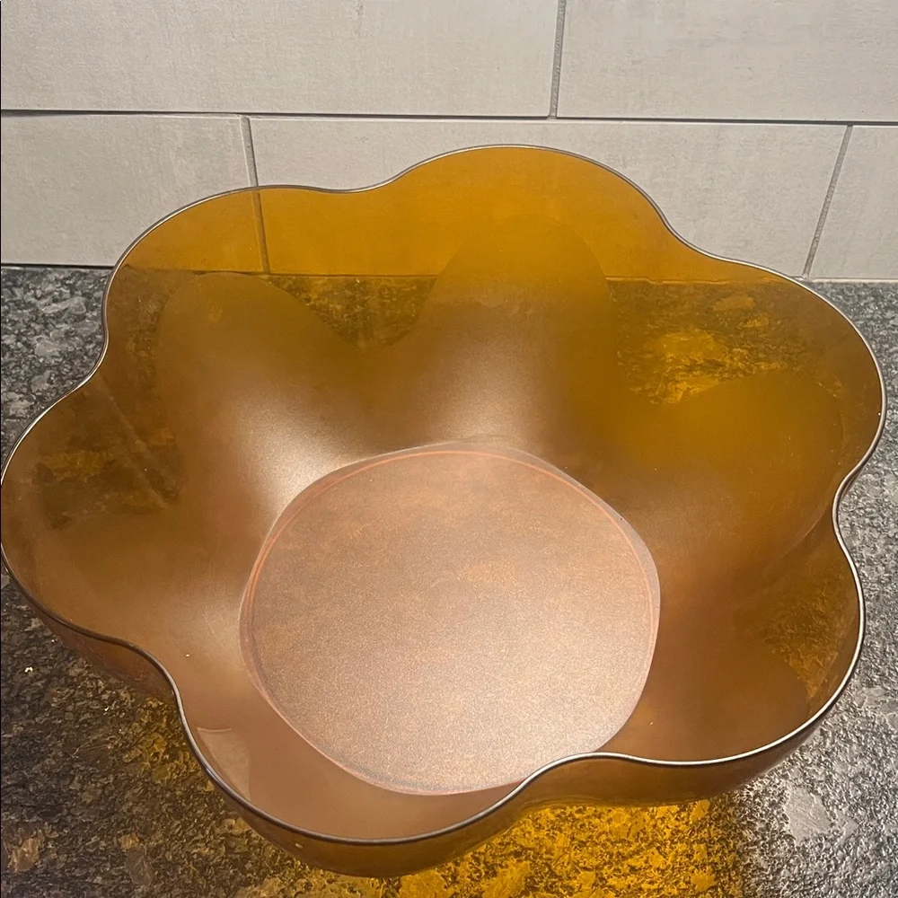 Tupperware Amber Chip/salad bowl. Flower-Shaped Bowl 14x5 exc condition