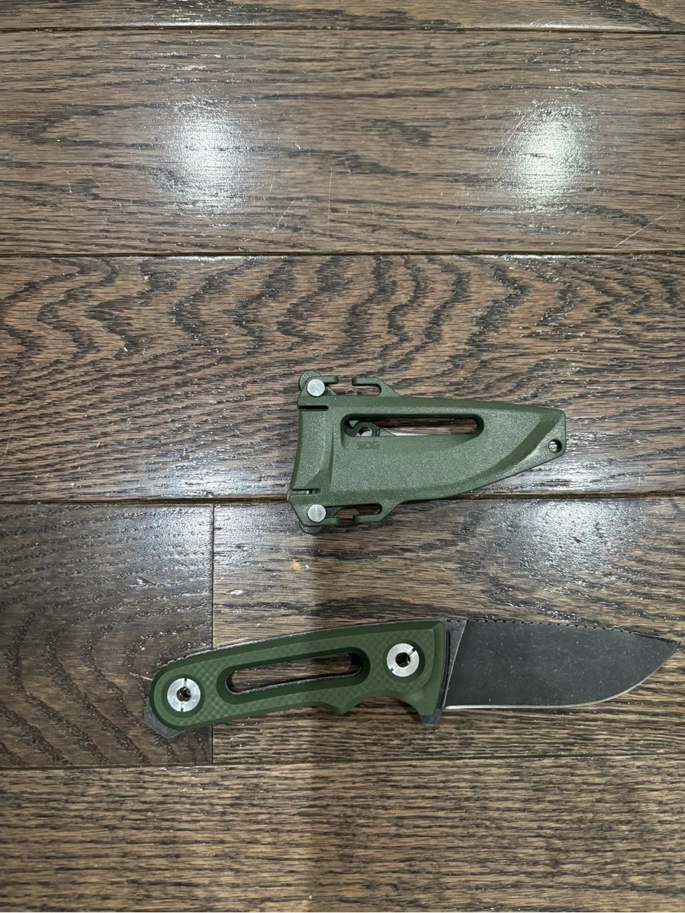 SOG retention grip green