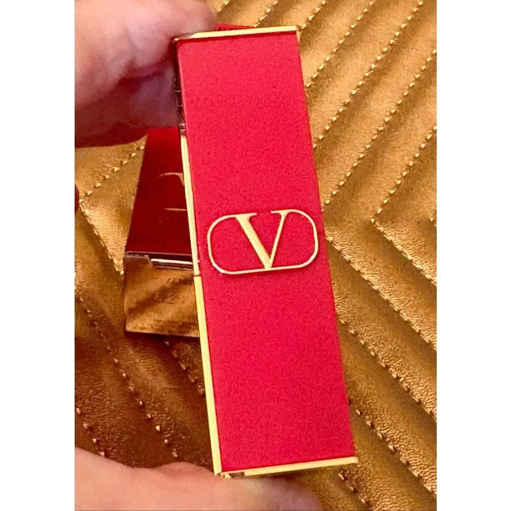 ROSSO VALENTINO -NWTIB Striking Matte Lip Color - 