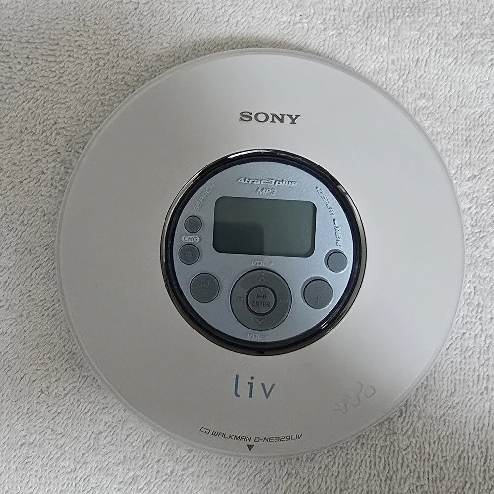 Sony CD Walkman Disc Mp3 D-NE329LIV & Speaker Stand BCA-DNE320S Bundle Vintage