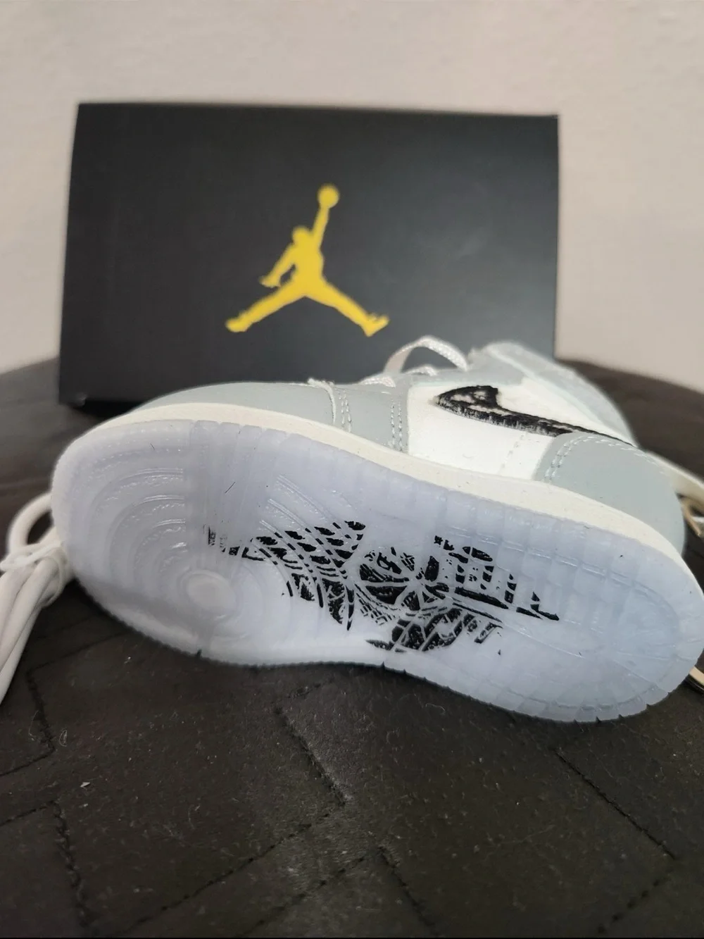 Dior portable aj1 gray