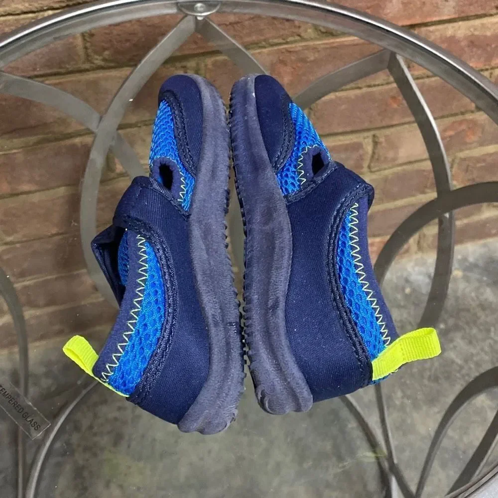 Old Navy Blue Water Shoes Size 10