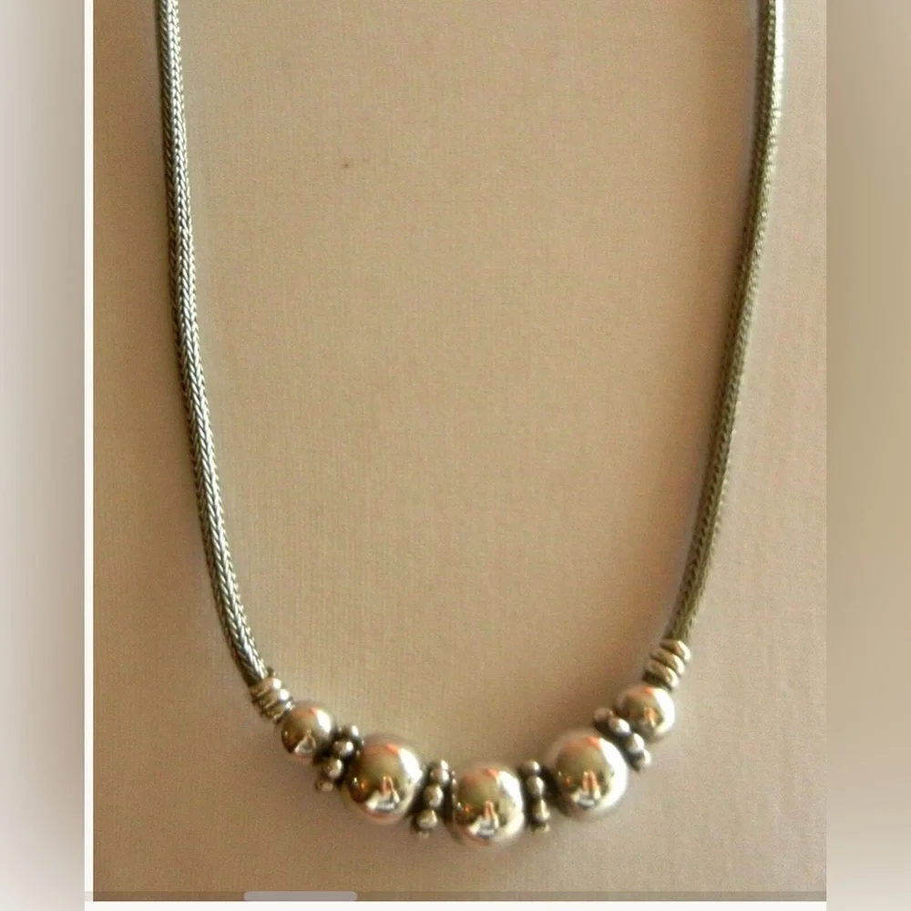Elegant Silver Necklace