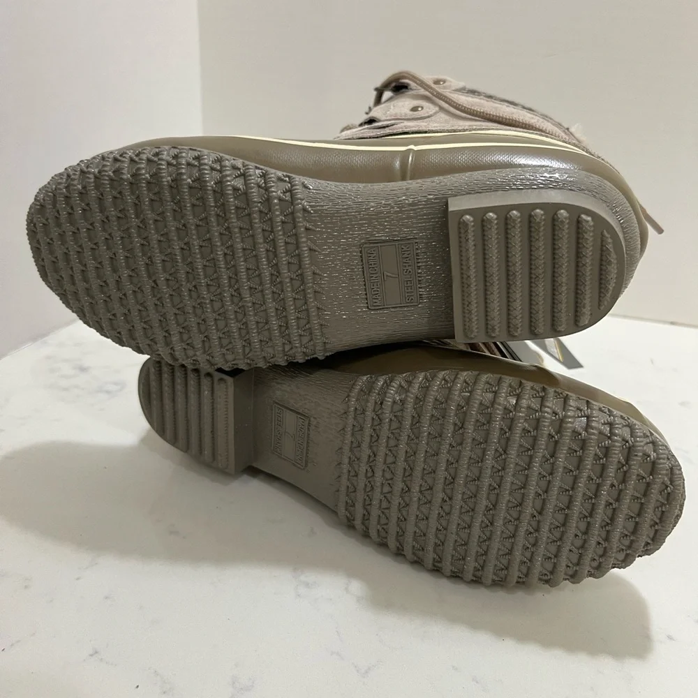 Khombu stylish tan