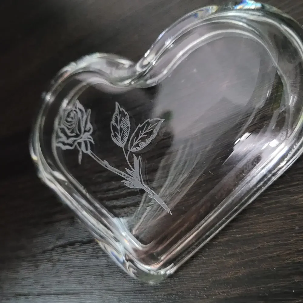 None and/or Unknown heart glass