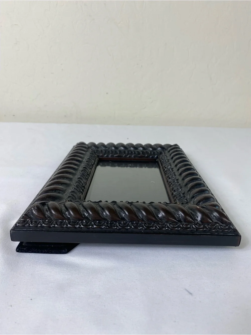 Ornate Dark Brown Rope-Edge Photo Frame