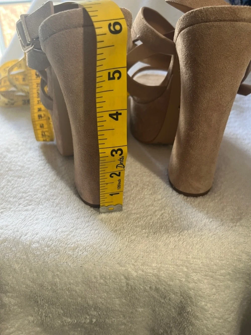 Gianni Bini height or