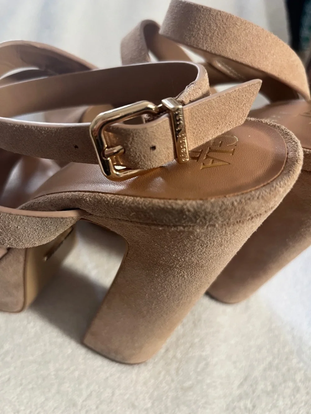 Gianni Bini buckle straps