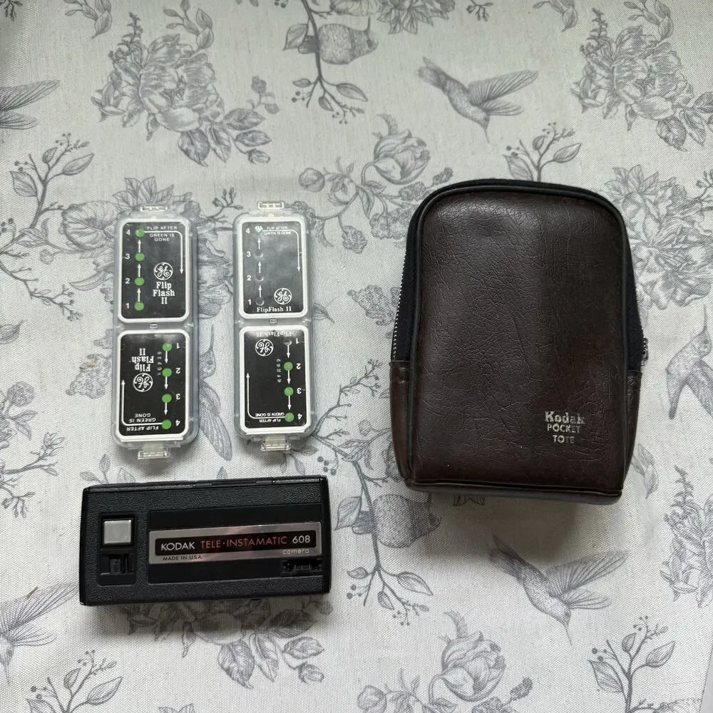 Vtg 70s Kodak Tele Instamatic 608 110 Film Camera Kodak Tote Case Flip Flash Lot