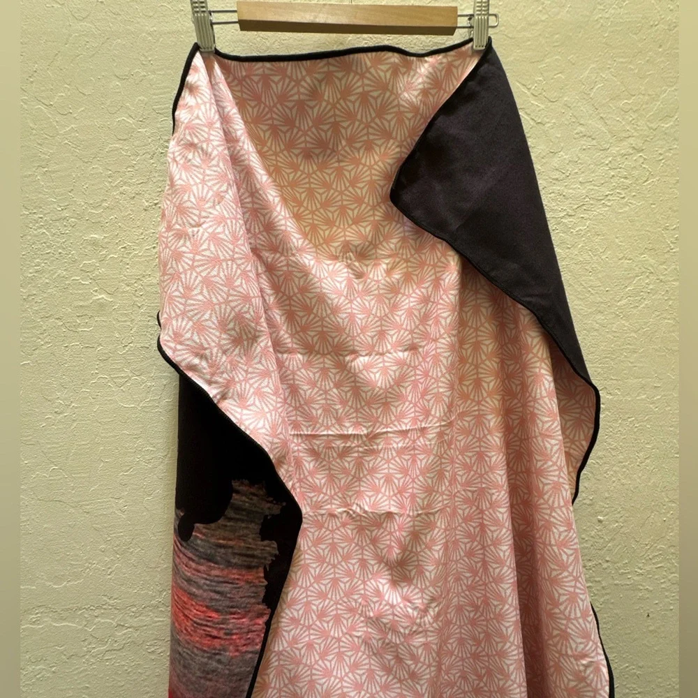 Reversible Sunset Towel      Perfect for Beach, Pool, Yoga, Travel or Camping