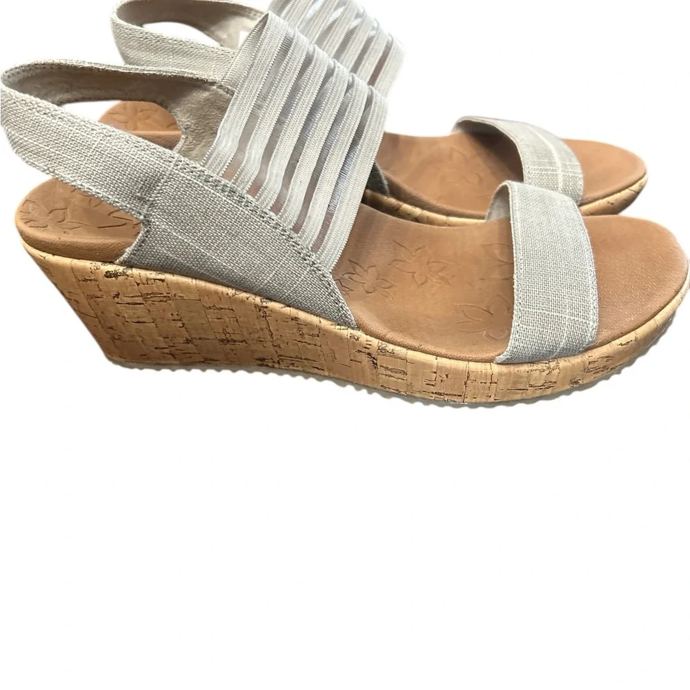 Skechers Taupe Greige Color‎ Wedge Sandals with Elastic Straps Comfy Size 8