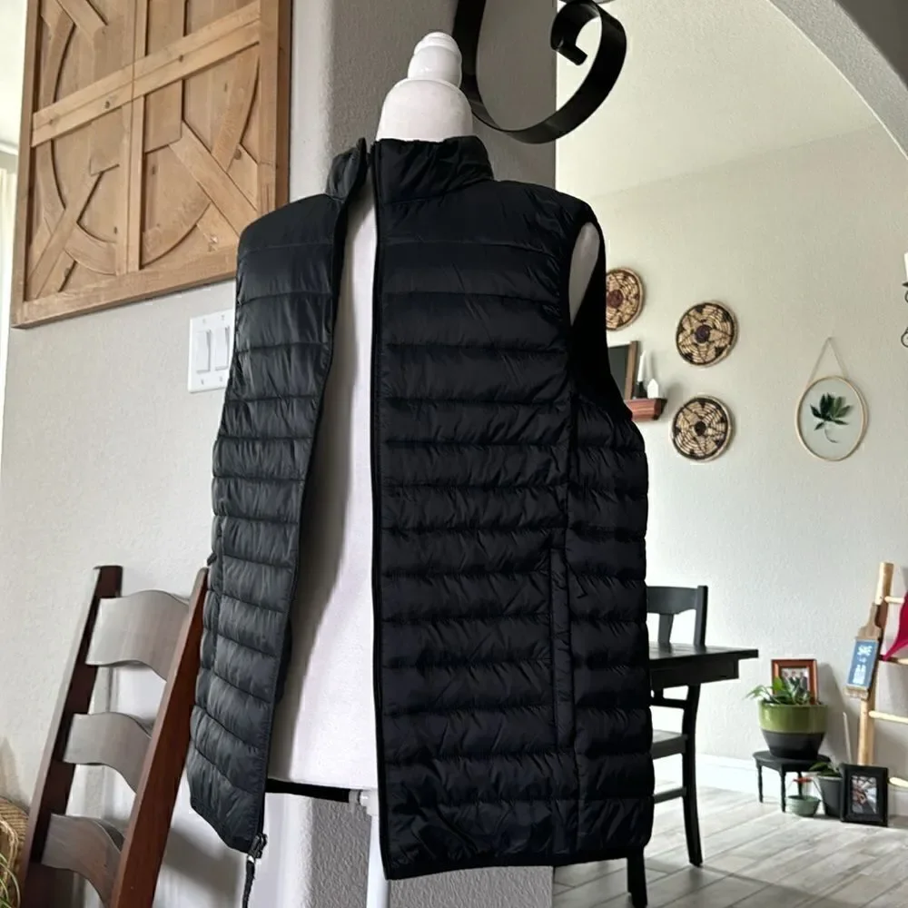 Amazon Essentials Puffer Back Vest Lightweight Mocked M Zip Up Water Resistant