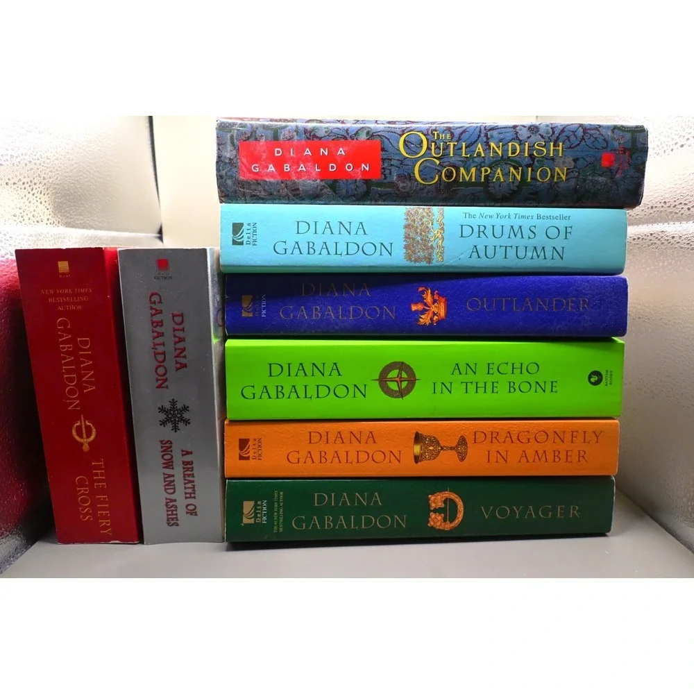 Diana Gabaldon Outlander Book Lot 8 HC PB Dragonfly Voyager Companion Set