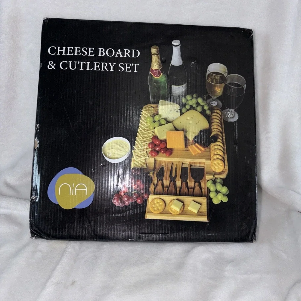 NIA‎ Cheeseboard And Cutlery Set Party Appetizer Tray Picnic Accessories EUC
