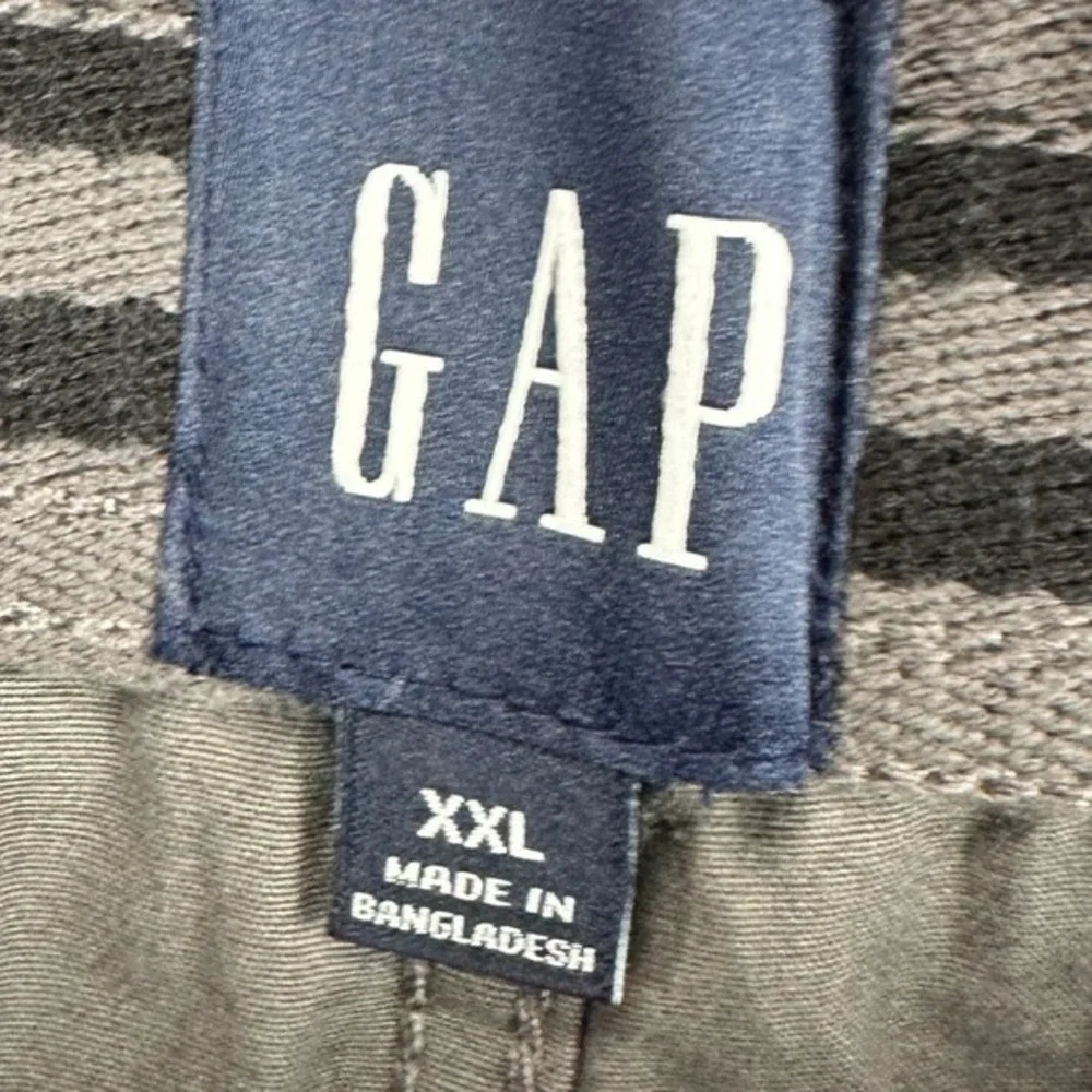 GAP men pull