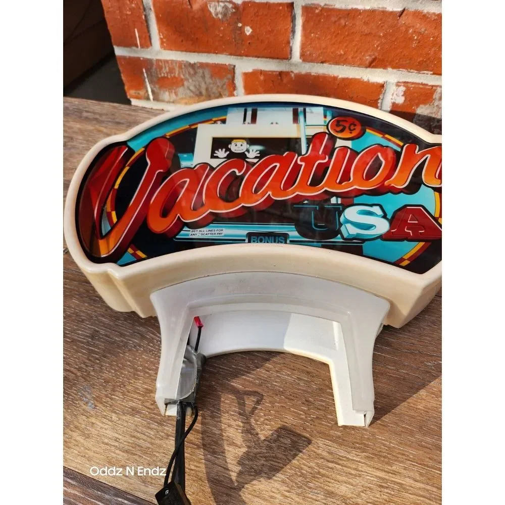 Vintage 5¢ Vacation USA Light-Up Sign With Stand‎