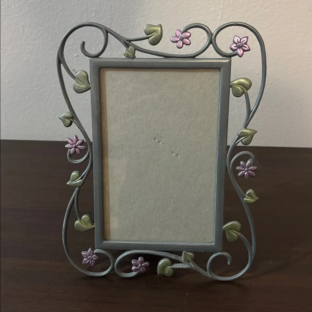 Floral 4 x 6 inch Picture Frame, Vertical, Great Condition!