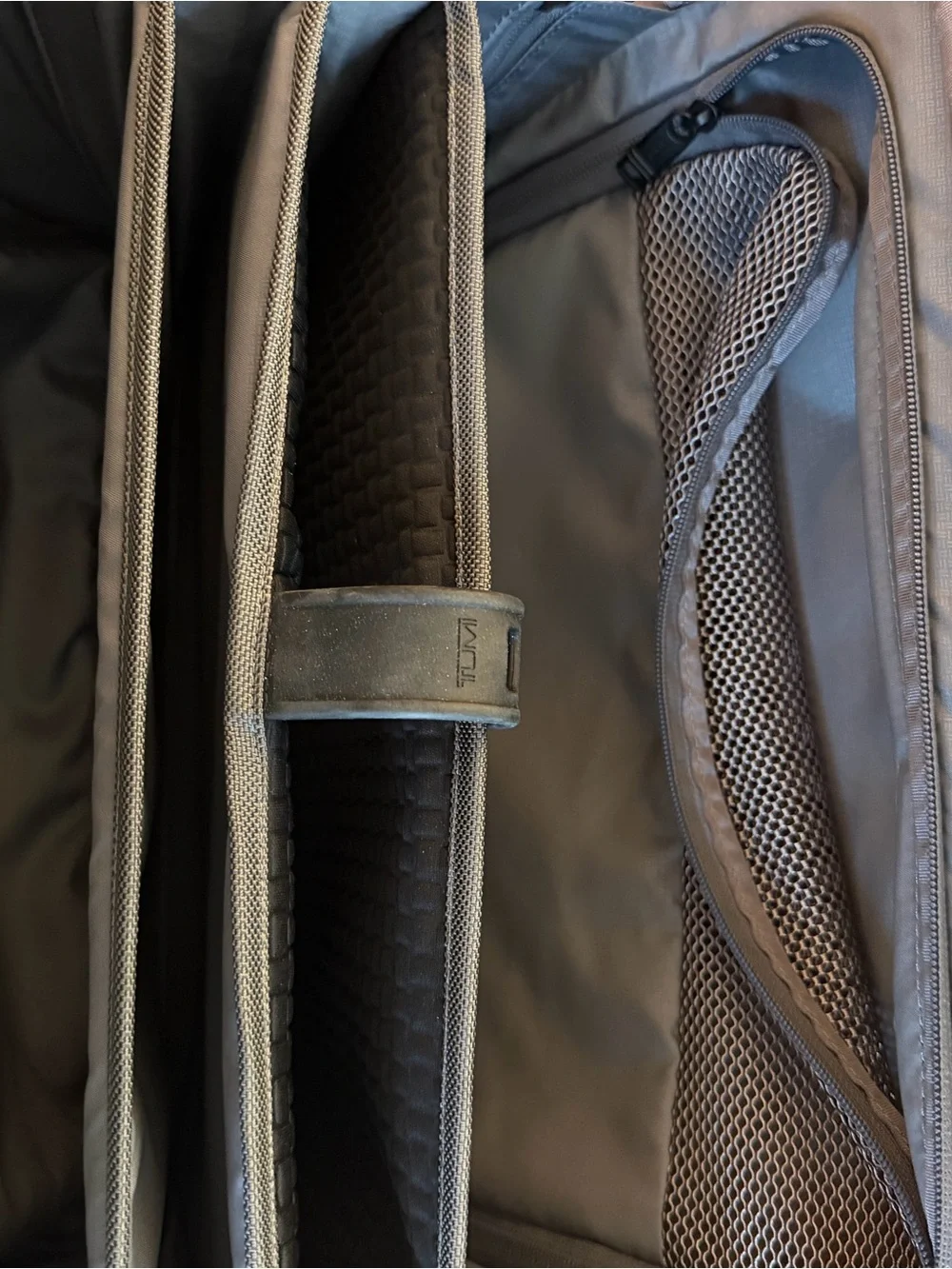 Tumi Alpha Compact 4 Wheeled Brief Black Carry-On