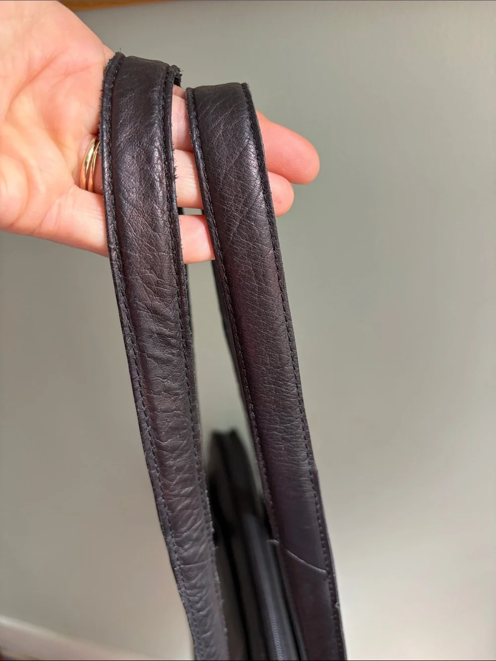 latico sleek black