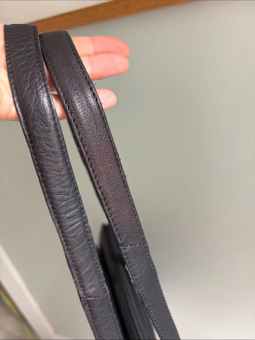latico sleek black