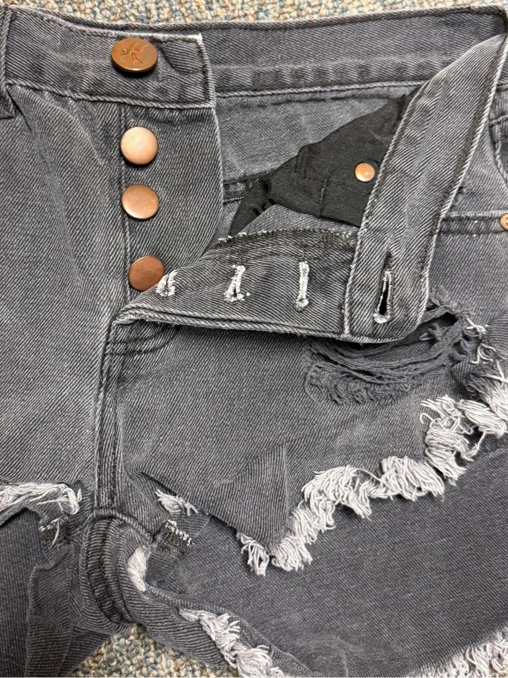 One Teaspoon details blogger relaxed