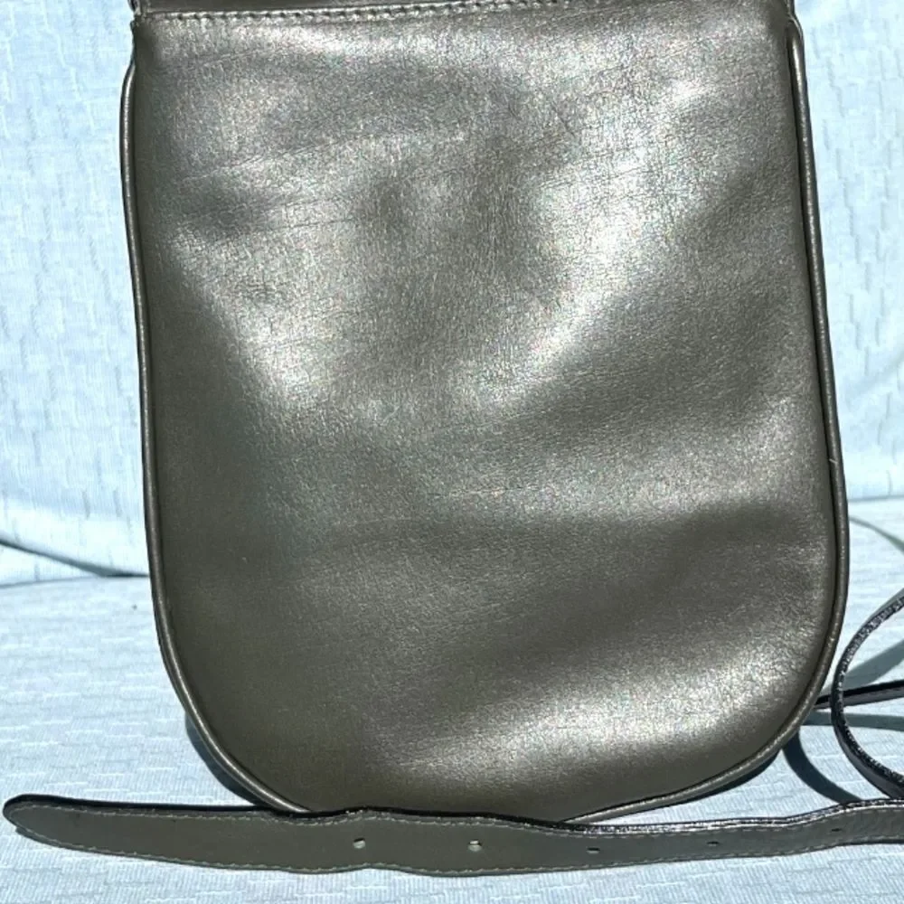 Satchi Italian Made Hunter Green Leather Crossbody With Brushed Gold Trim