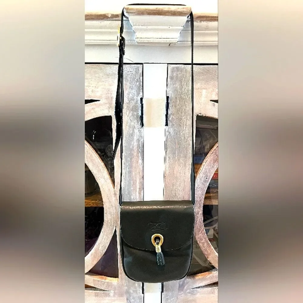 Satchi Italian Made Hunter Green Leather Crossbody With Brushed Gold Trim