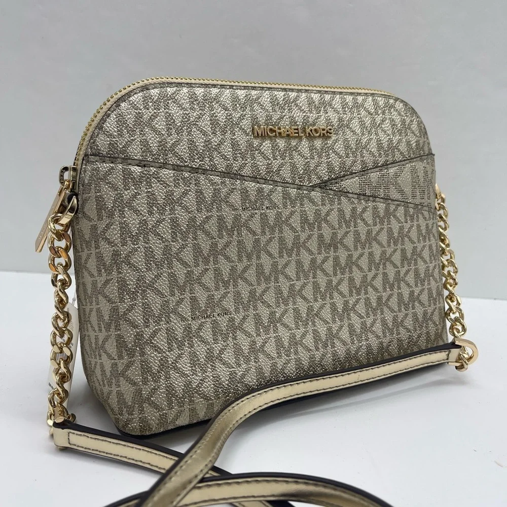 Michael Kors chic shoulder