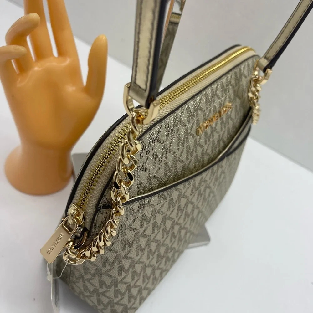 Michael Kors chic shoulder