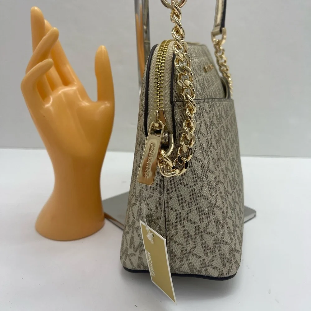 Michael Kors chic shoulder
