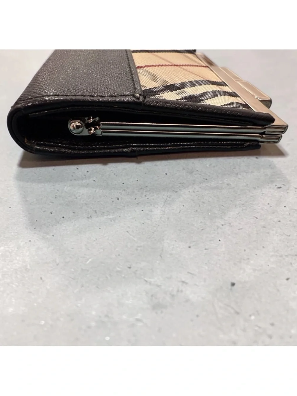 Burberry Kiss-lock Coin Purse in iconic Nova Check Canvas