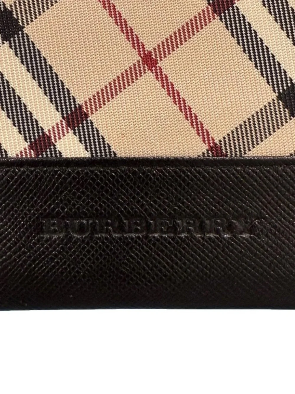Burberry Kiss-lock Coin Purse in iconic Nova Check Canvas