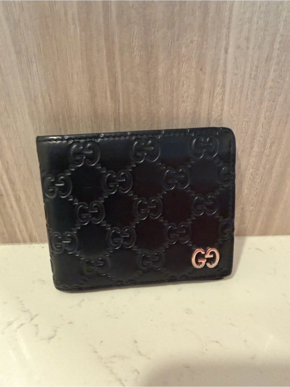 Gucci compact wallet