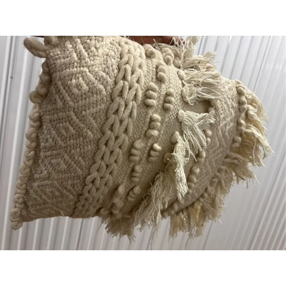 Pottery Barn magaschoni decorative