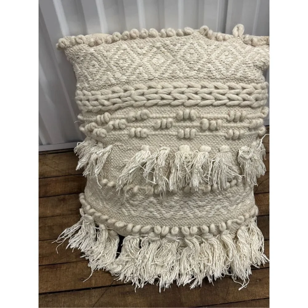 Pottery Barn magaschoni decorative