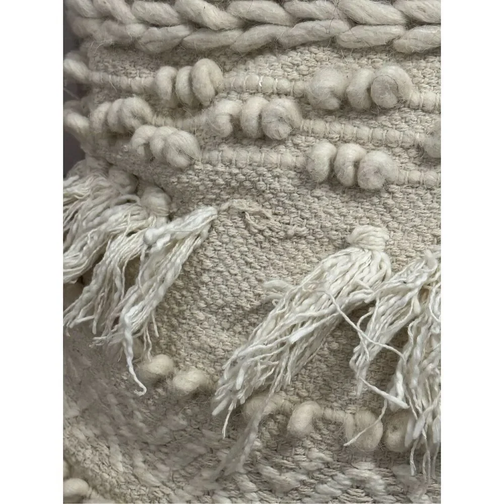 Pottery Barn magaschoni decorative