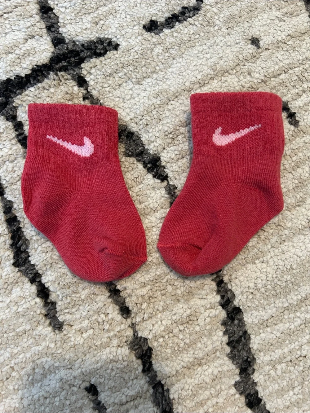 Nike Kids Assorted Crew Socks in Red, Blue, Sand, Cream NWOT, size 0-6 months