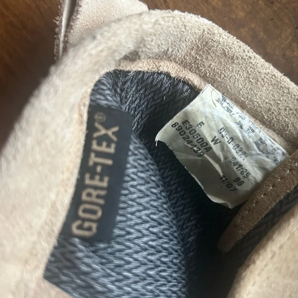 Bates gore tex
