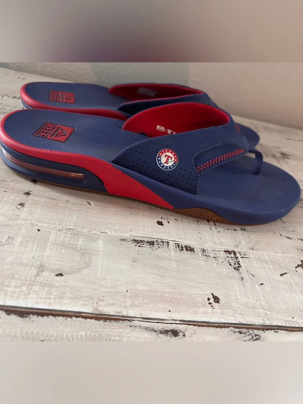 Reef Texas Rangers MLB Flip Flops Men’s 13 Bottle Opener Sandals