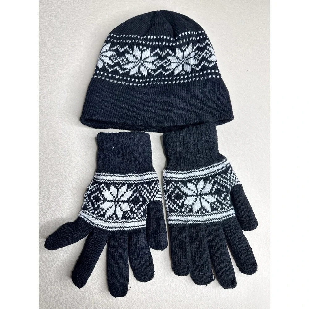 Unisex Snowflake gloves and hat, one size,‎ black/white